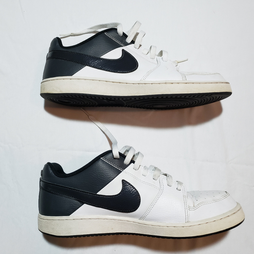 NIKE BACKBOARD II SHOES SIZE 11 USED WHITE BLACK